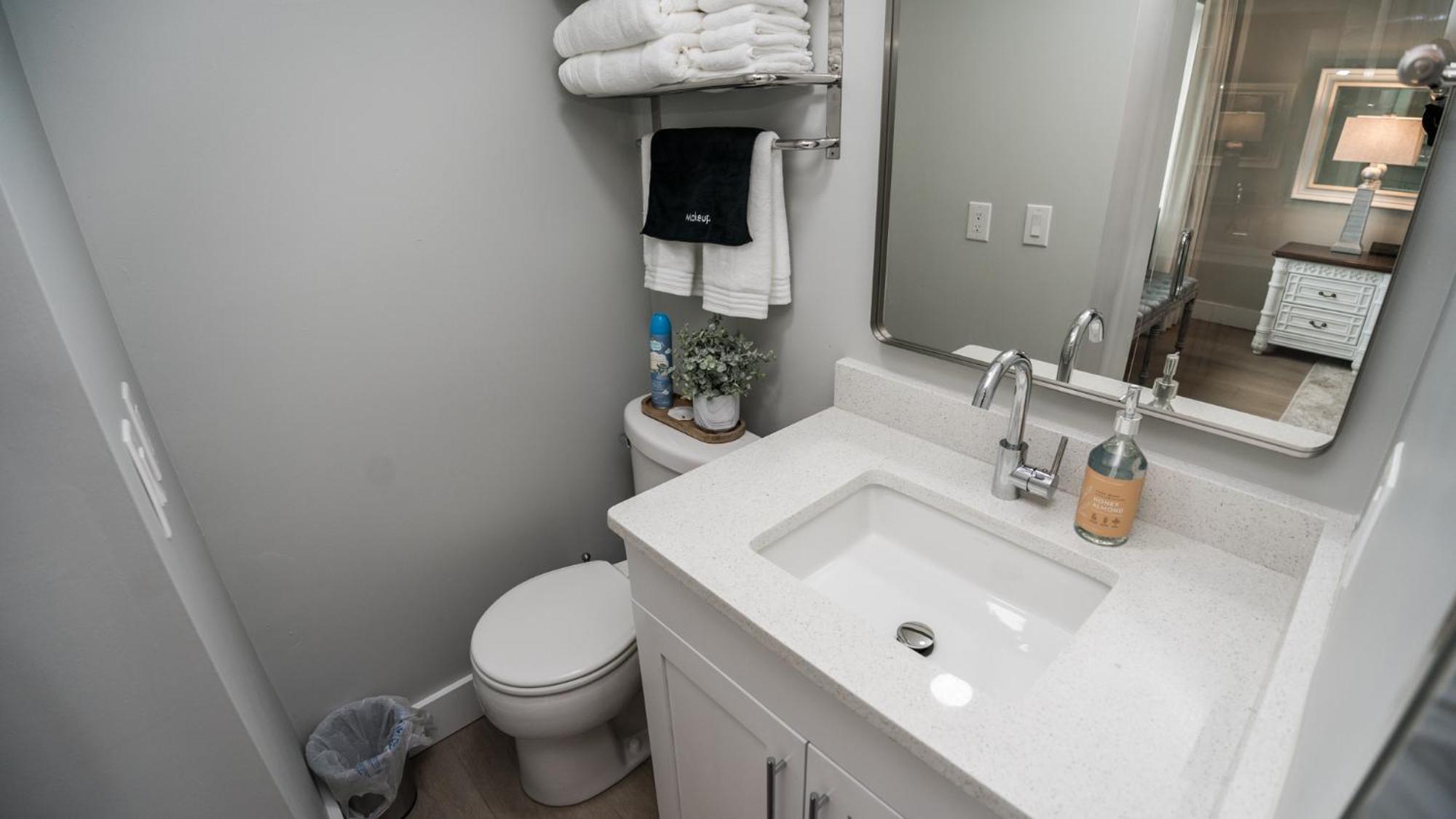 New Rental - 3Br 3Ba Corner Beachfront - 2024 Remodel - 3 Pools, Tiki Hut, Gym, Tennis Panama City Beach Eksteriør billede