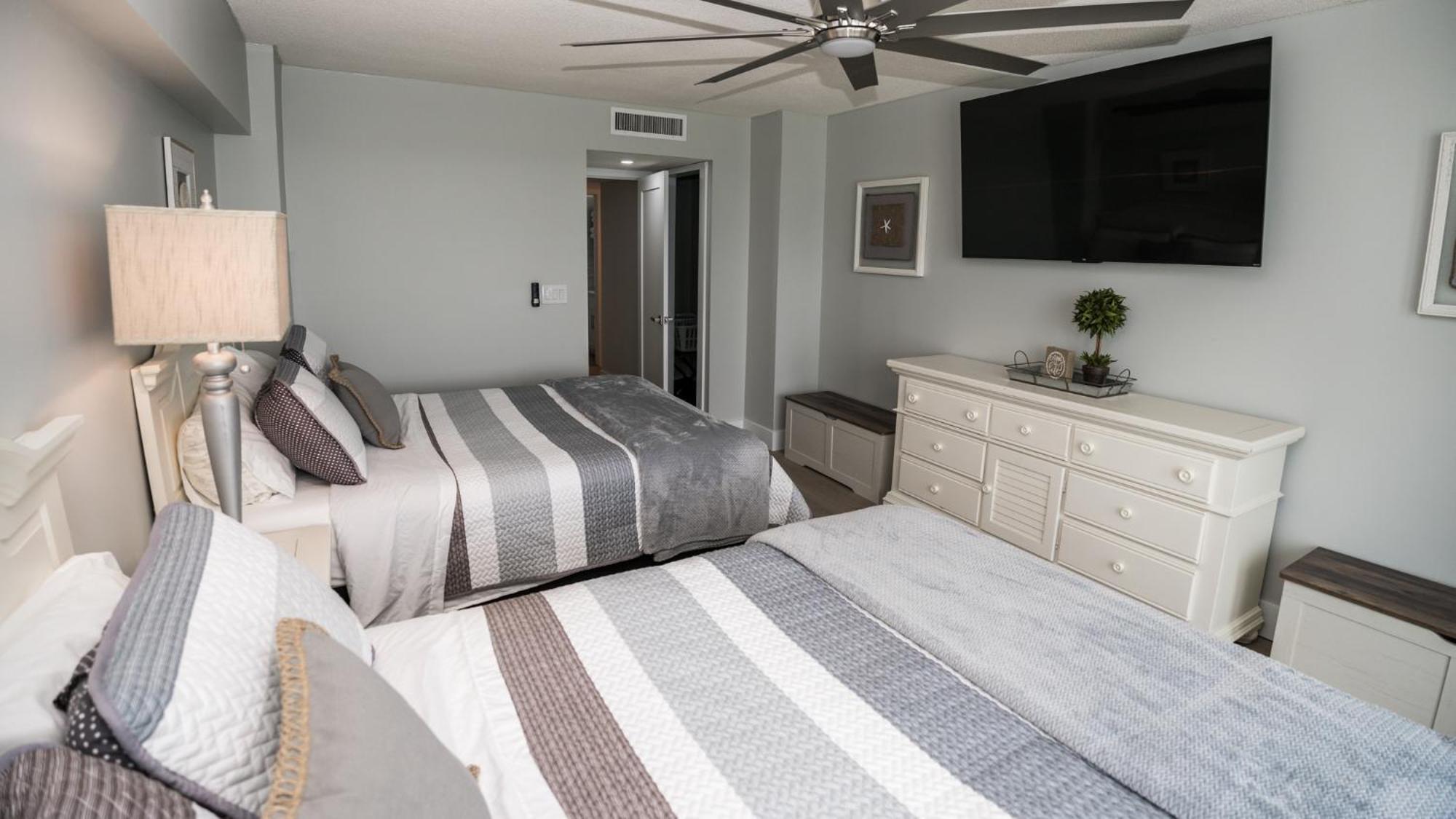 New Rental - 3Br 3Ba Corner Beachfront - 2024 Remodel - 3 Pools, Tiki Hut, Gym, Tennis Panama City Beach Eksteriør billede