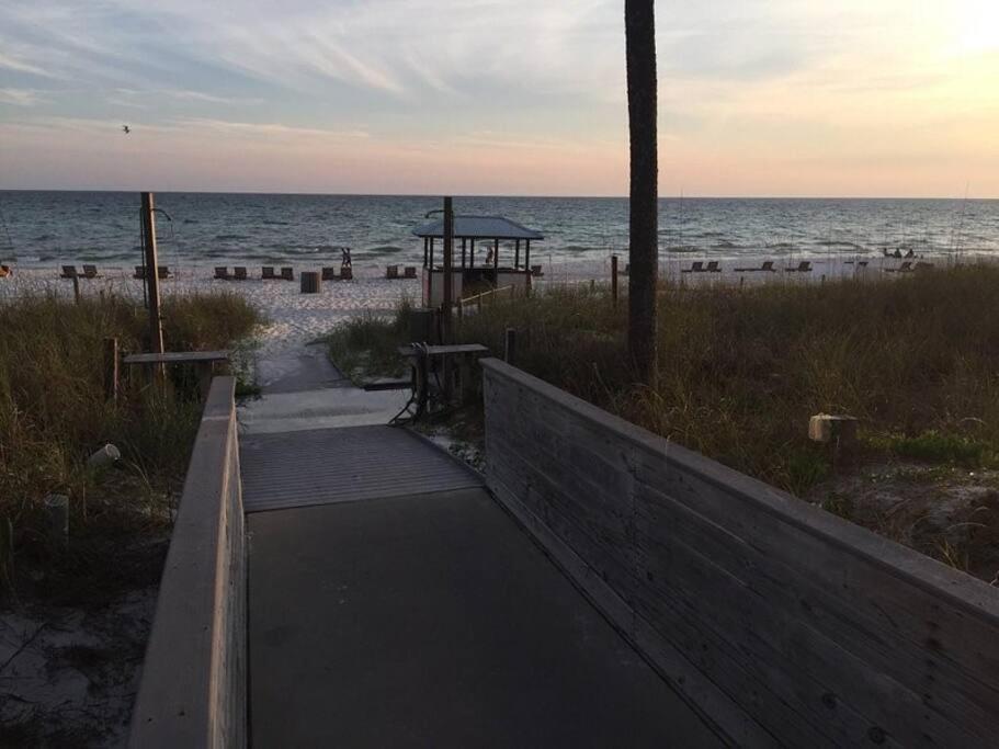 New Rental - 3Br 3Ba Corner Beachfront - 2024 Remodel - 3 Pools, Tiki Hut, Gym, Tennis Panama City Beach Eksteriør billede